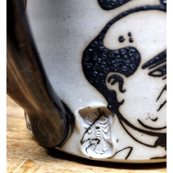 Daniel Velasquez Grafitti Mug - Picture 7 of 9